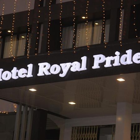 Hotel Royal Pride Ahmedabad Buitenkant foto