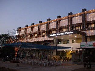 Hotel Royal Pride Ahmedabad Buitenkant foto