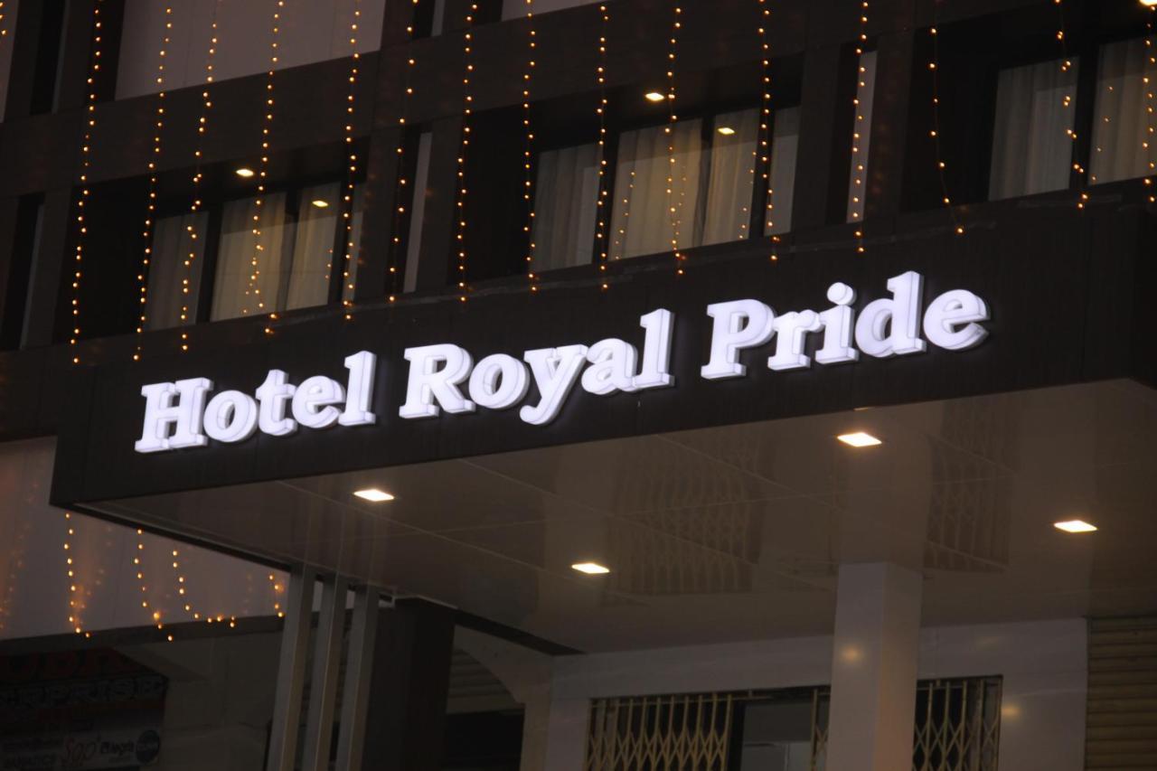 Hotel Royal Pride Ahmedabad Buitenkant foto