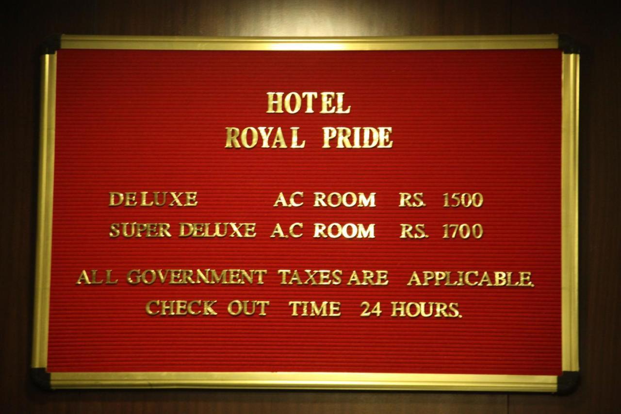 Hotel Royal Pride Ahmedabad Buitenkant foto
